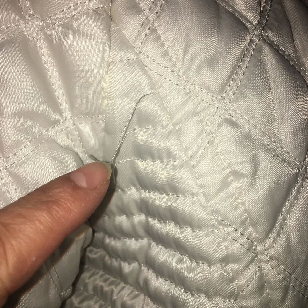 Marc New York Andrew Marc White Quilted Puffer Jacket in Size Medium. - Picture 11 of 15